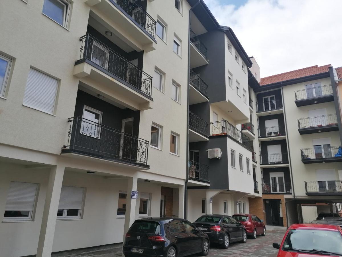 Nenadovic Apartman Obrenovac  Екстер'єр фото