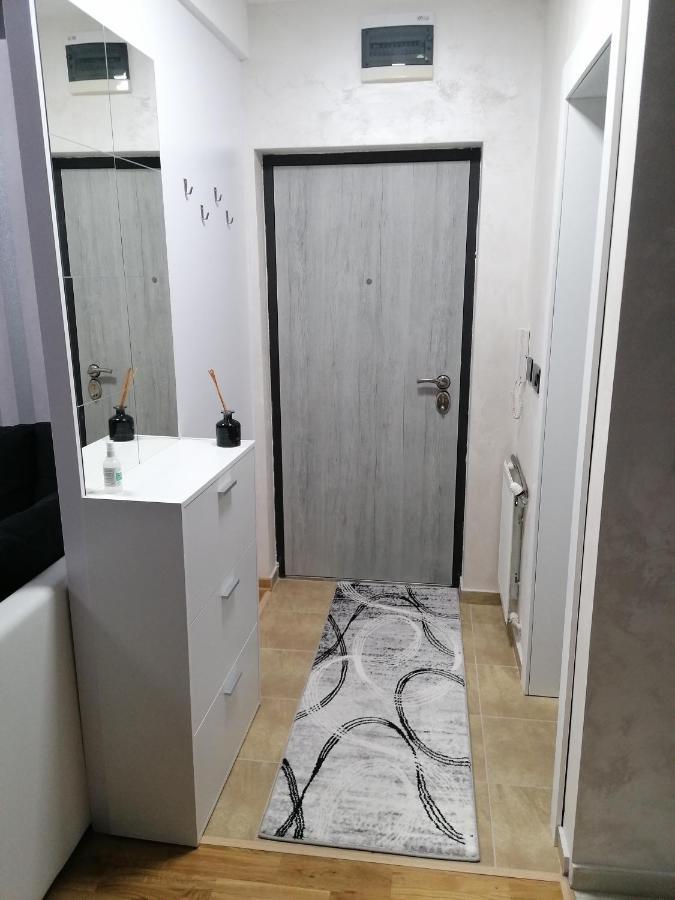 Nenadovic Apartman Obrenovac  Екстер'єр фото
