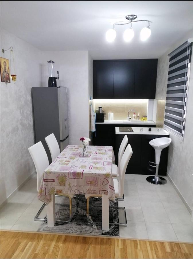 Nenadovic Apartman Obrenovac  Екстер'єр фото