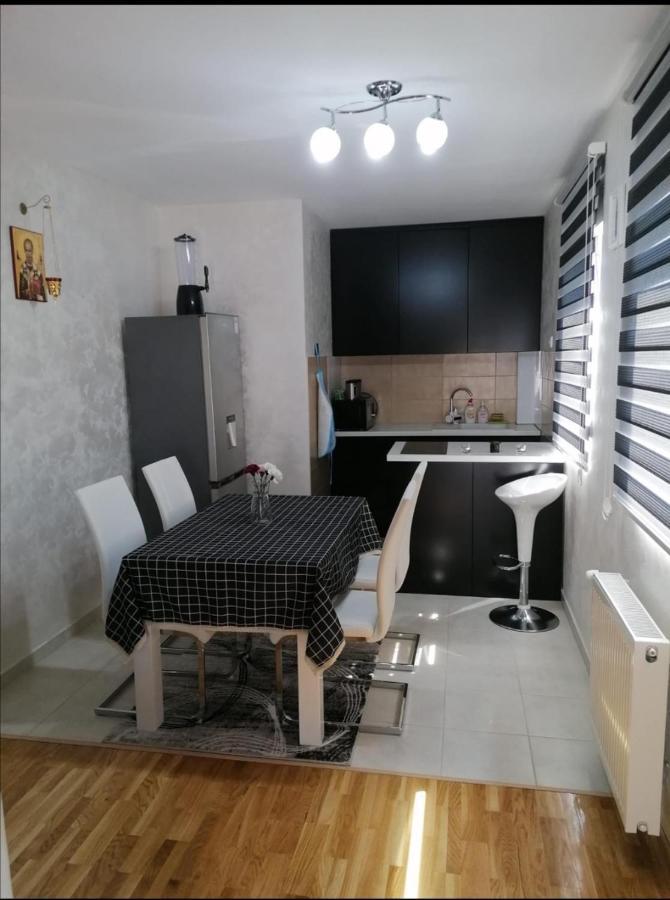 Nenadovic Apartman Obrenovac  Екстер'єр фото